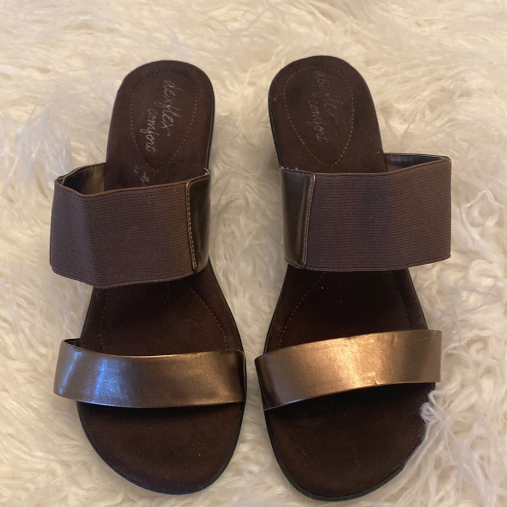 Dex flex Comfort sandals with stretch upper. Size 8.5 W.